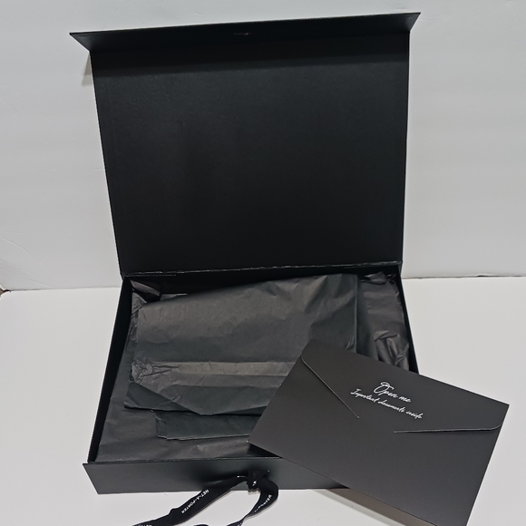 Net-A-Porter Empty boxes + 1 Travel Garment Bag + Extras. - Picture 5 of 13